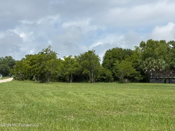 413 N Beach Boulevard, Waveland, MS 39576