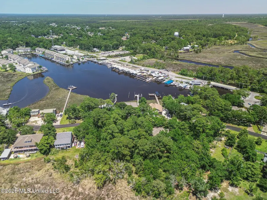 W Simmons Circle, Ocean Springs, MS 39564 - #3