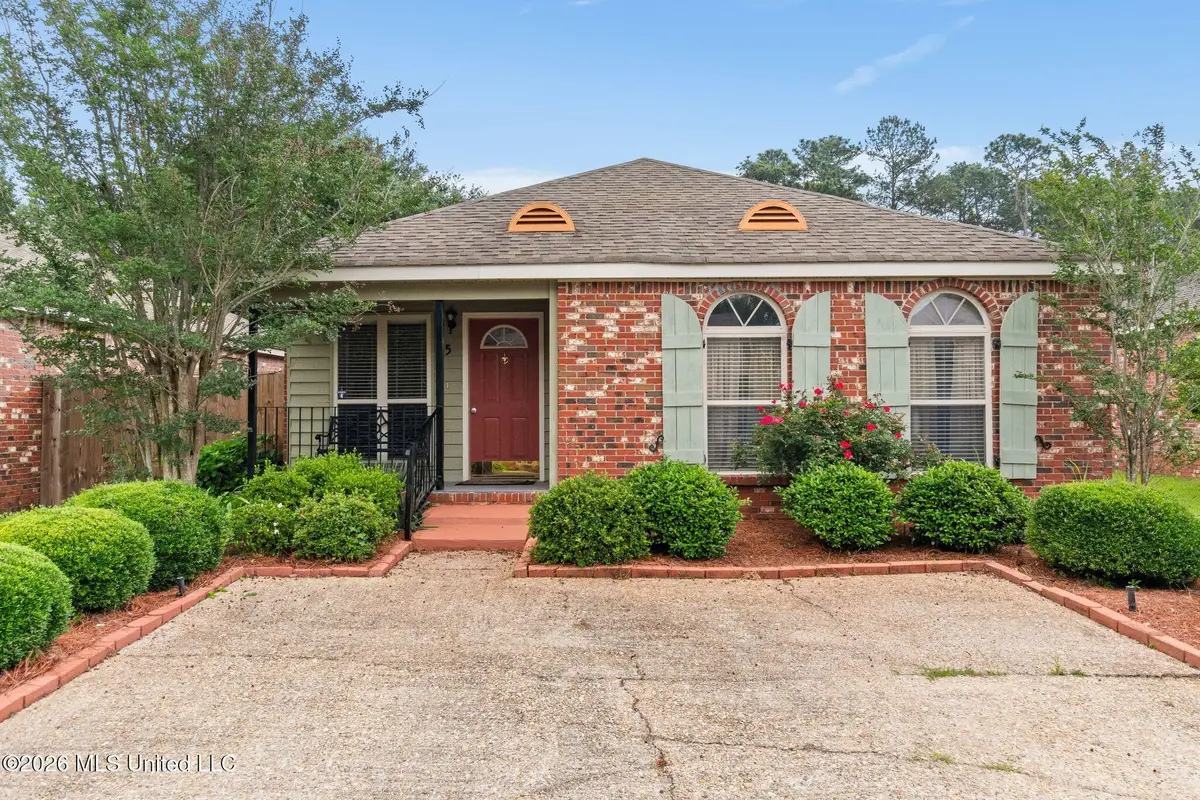 5 Bridgefield Circle, Hattiesburg, MS 39402 - #1
