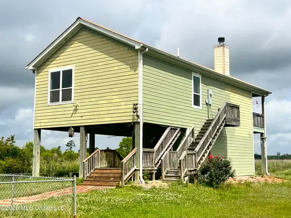 11053 N Shore Drive, Bay Saint Louis, MS 39520