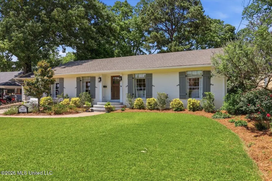 407 E College Street, Clinton, MS 39056 - #2