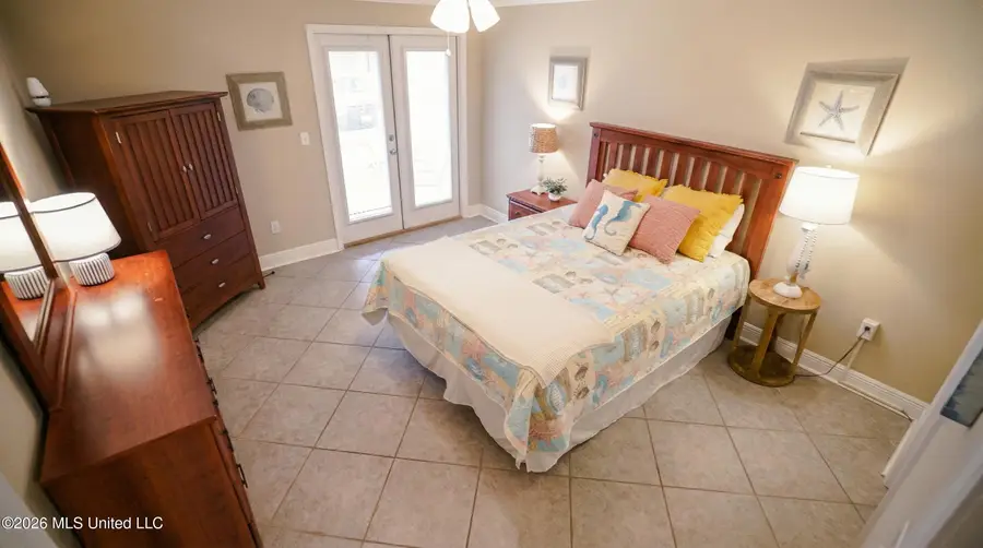 2046 Beach Boulevard, Biloxi, MS 39531 - #3