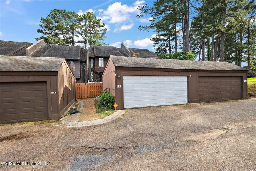 1255 E County Line Road, Jackson, MS 39211 - #3