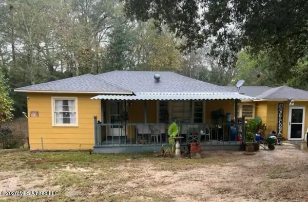 2214 N 3rd Avenue, Laurel, MS 39440
