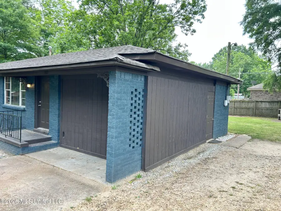 303 Crawford Street, Senatobia, MS 38668 - #3