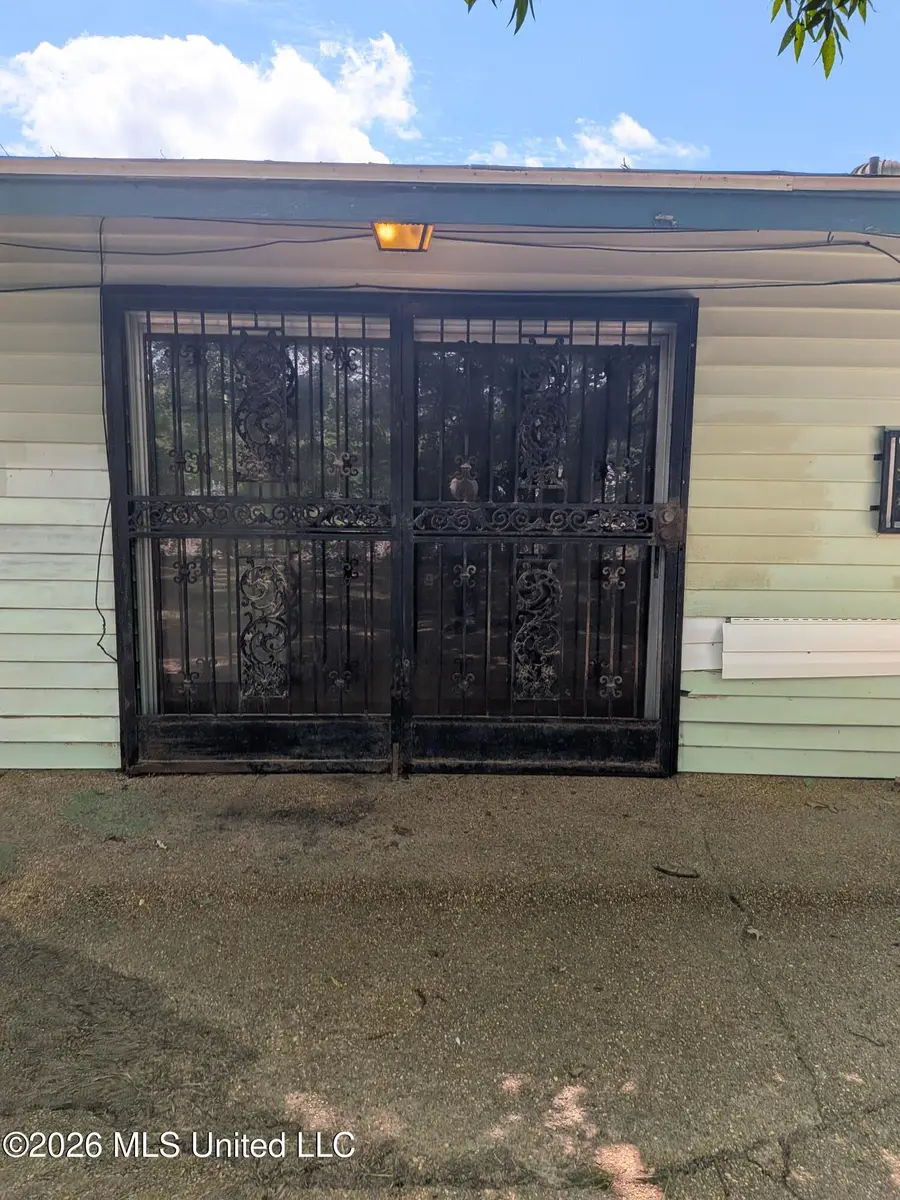 6615 Lyndon B Johnson Drive, Jackson, MS 39213 - #2