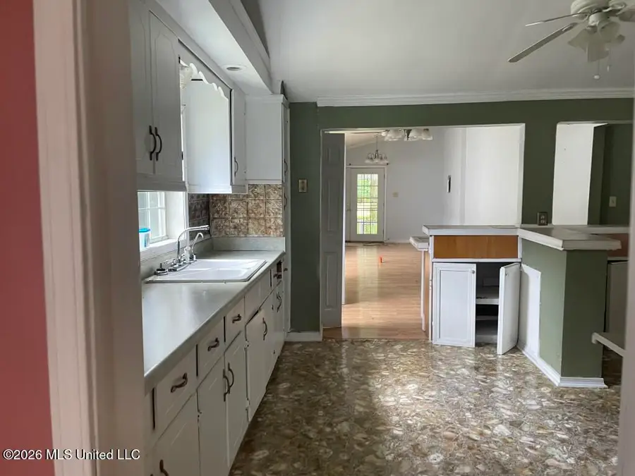 4036 W Pine Street, Moss Point, MS 39563 - #3