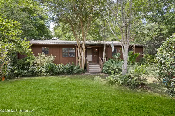 2831 Belmont Drive, Ocean Springs, MS 39564