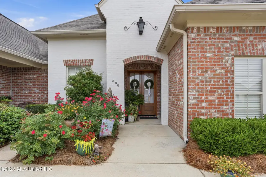 308 W Park Street, Canton, MS 39046 - #2
