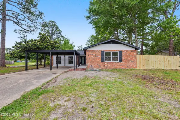 2419 Avenido Del Pinar Street, Gautier, MS 39553