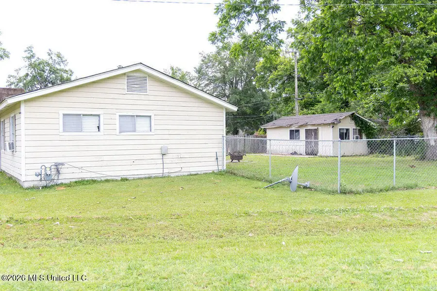 707 Cherokee Road, Greenwood, MS 38930 - #3