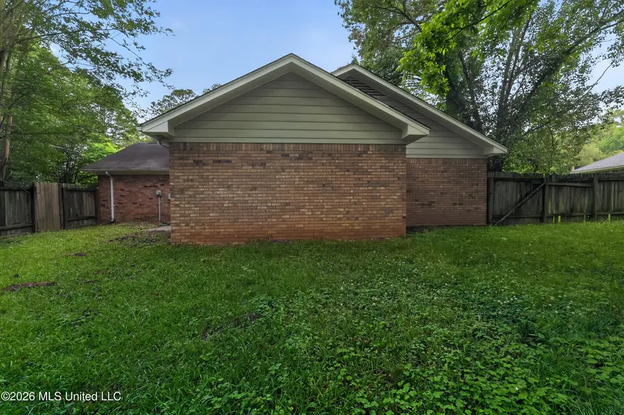 4252 Oak Lake Drive, Jackson, MS 39212 - #3