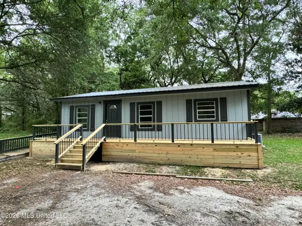 2708 E 24th Street, Pascagoula, MS 39581