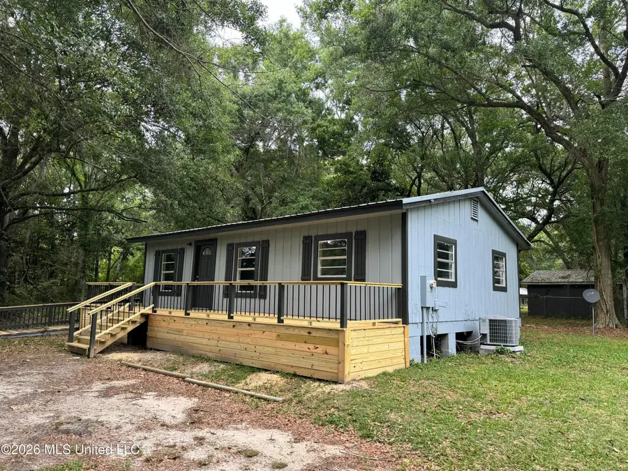 2708 E 24th Street, Pascagoula, MS 39581 - #2