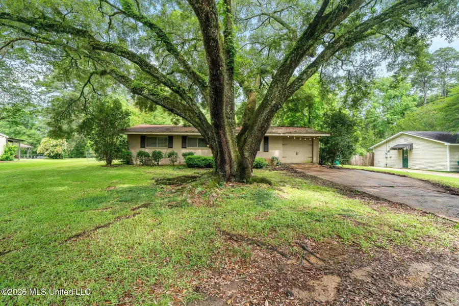 910 S Jackson Street, Brookhaven, MS 39601 - #3