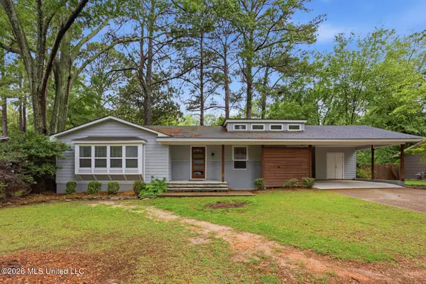 211 Pimlico Place, Jackson, MS 39211