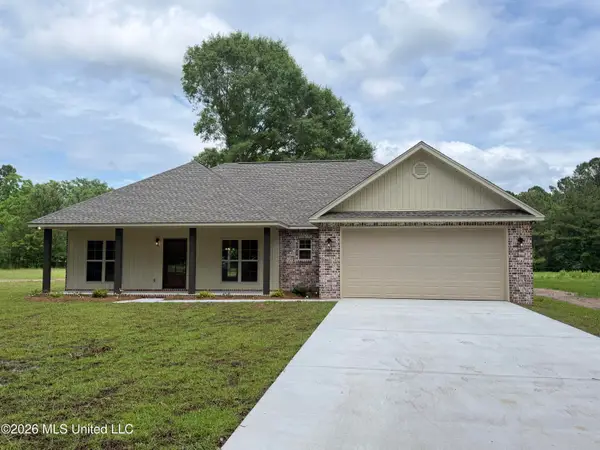 6 Henry Burns Lane, Petal, MS 39465