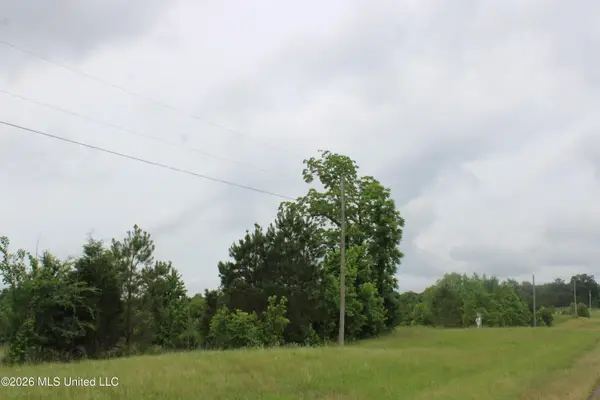 8 Eason Farm Road, Byhalia, MS 38611