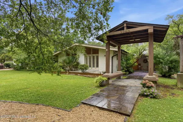 2246 Greenbriar Drive, Jackson, MS 39211
