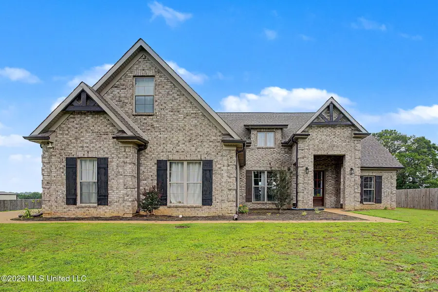 307 Garrison Drive, Senatobia, MS 38668 - #2