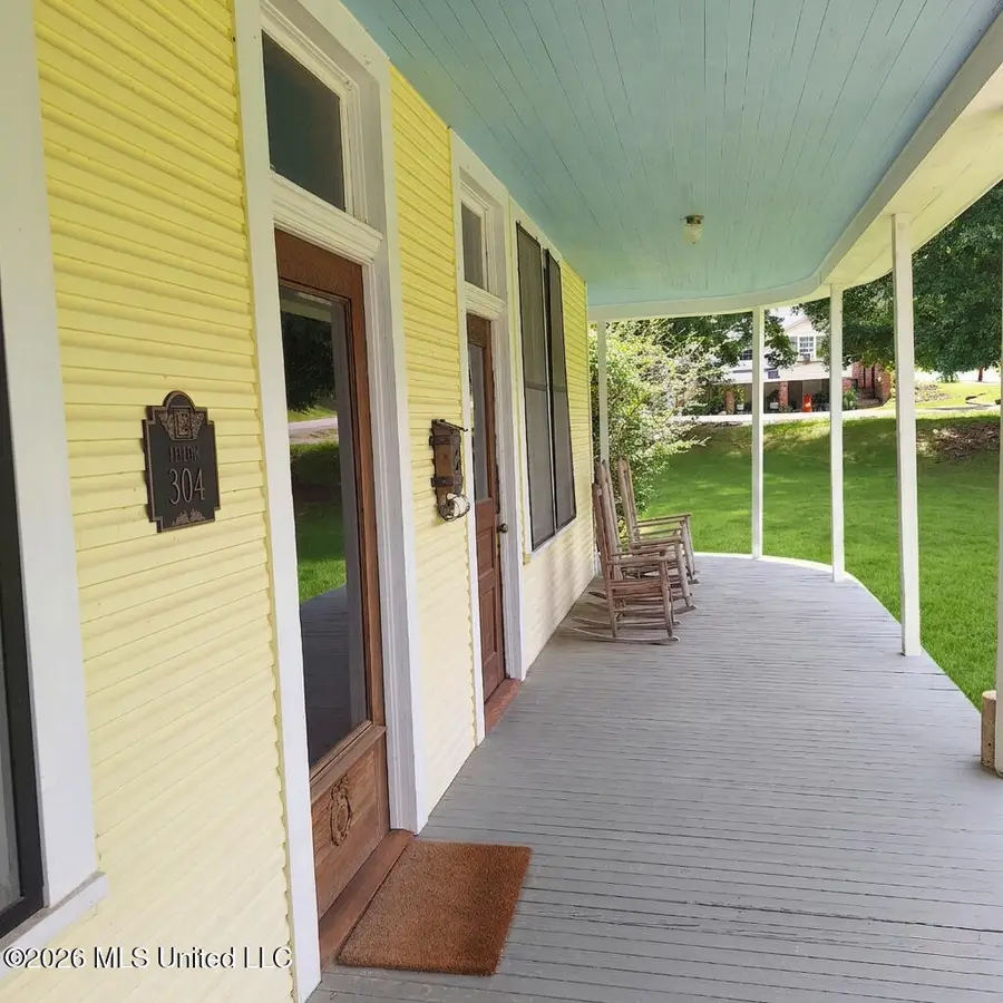 304 S Main Street, Newton, MS 39345 - #3