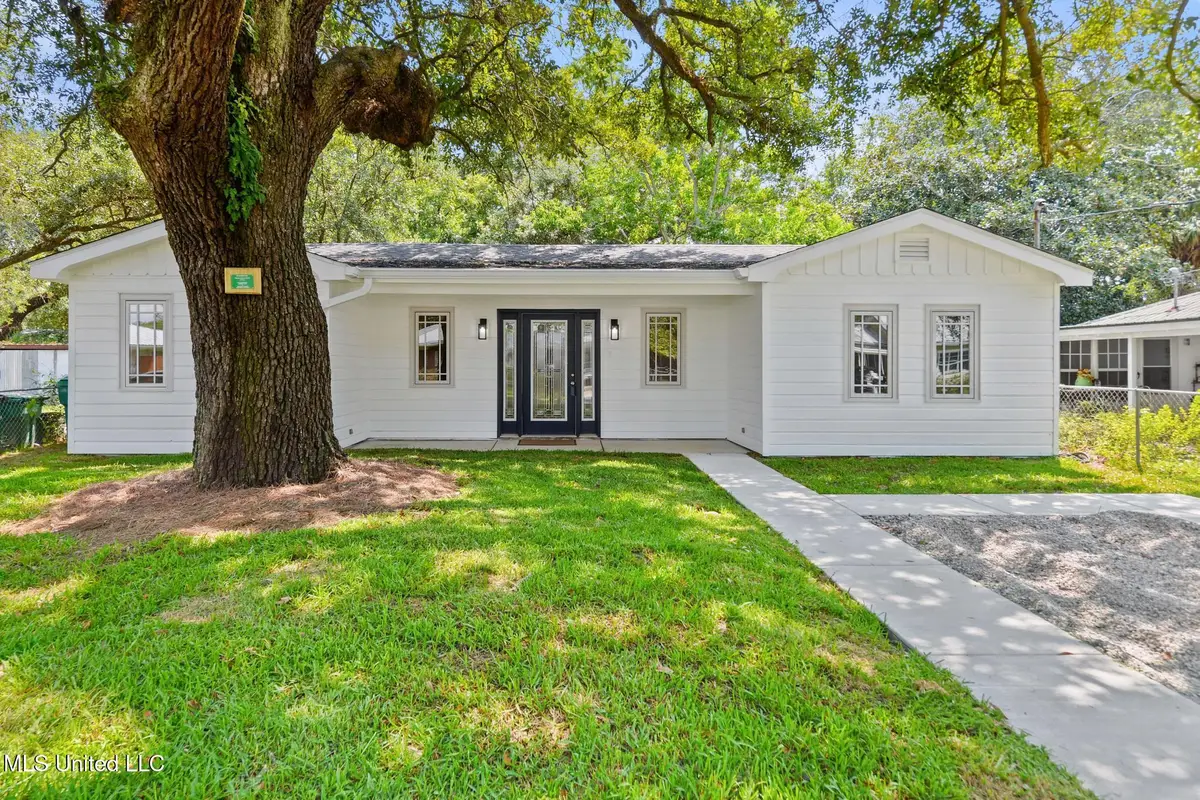 426 Demontluzin Avenue, Bay Saint Louis, MS 39520 - #1
