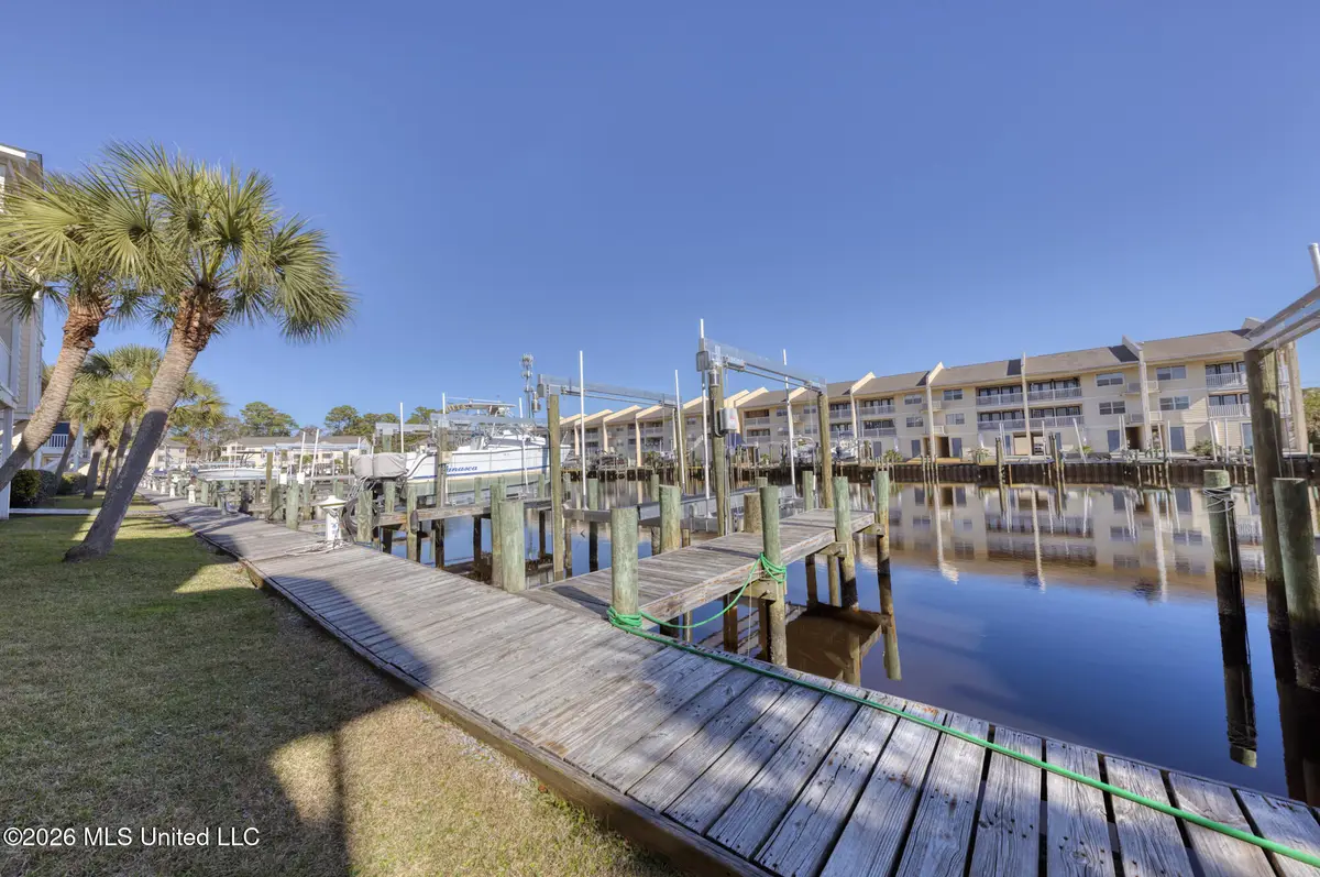 2421 Beachview Drive, Ocean Springs, MS 39564 - #1