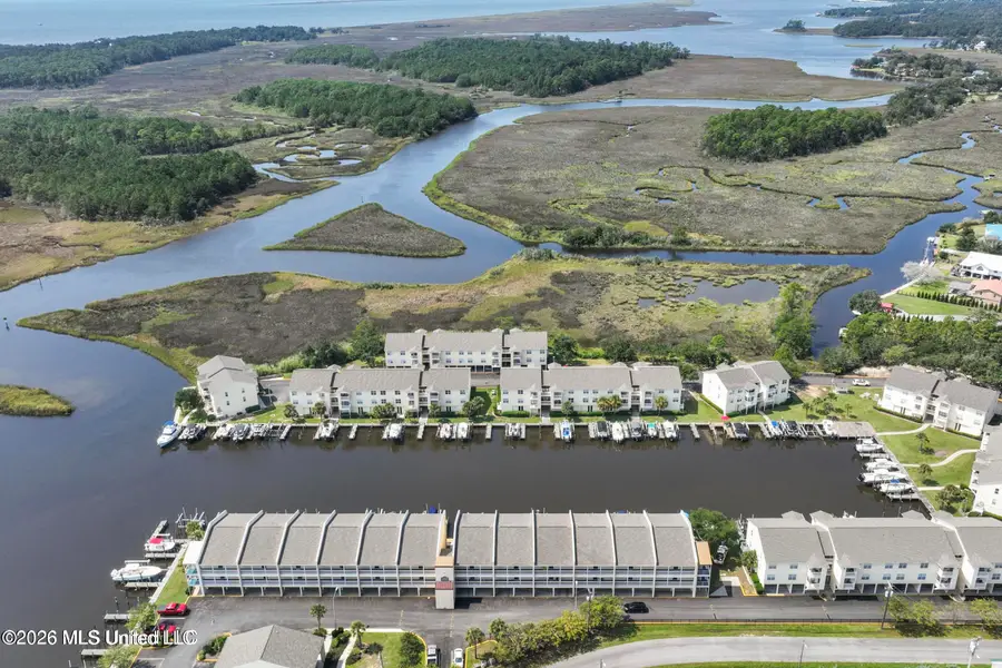 2421 Beachview Drive, Ocean Springs, MS 39564 - #2