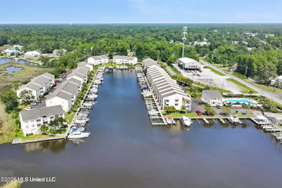 2421 Beachview Drive, Ocean Springs, MS 39564 - #3