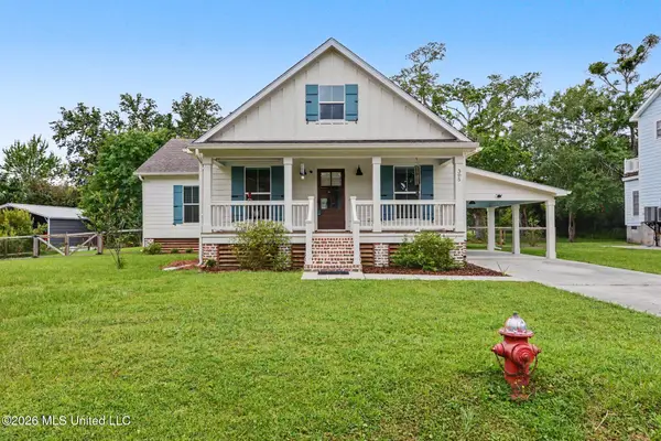 305 Hoffman Lane, Waveland, MS 39576