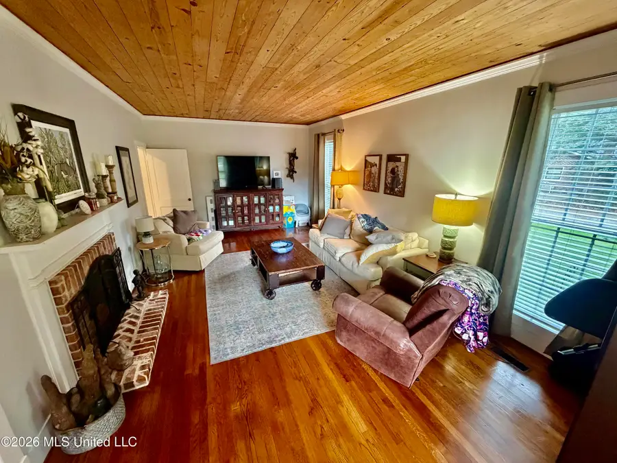 601 N Deer Creek Drive, Leland, MS 38756 - #2