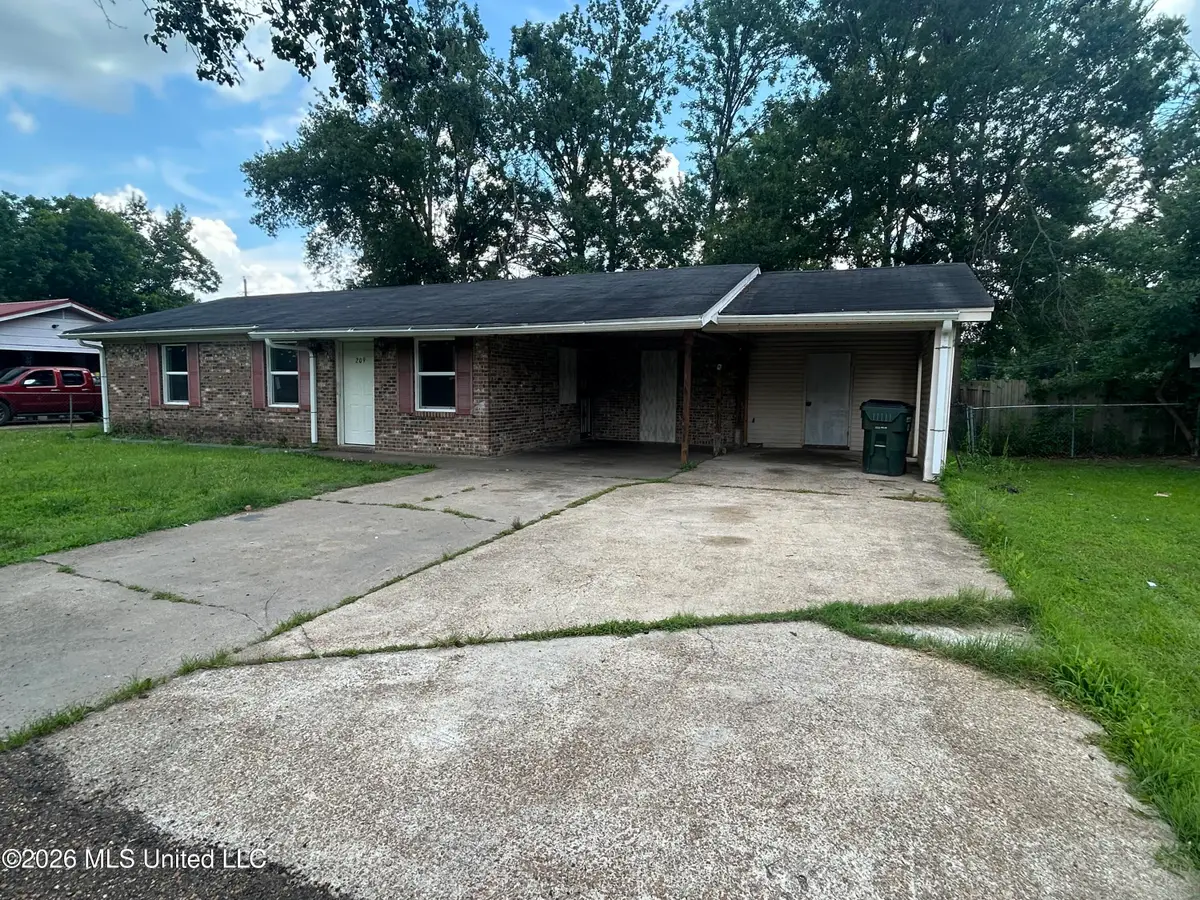 209 Rising Sun Circle, Greenwood, MS 38930 - #1