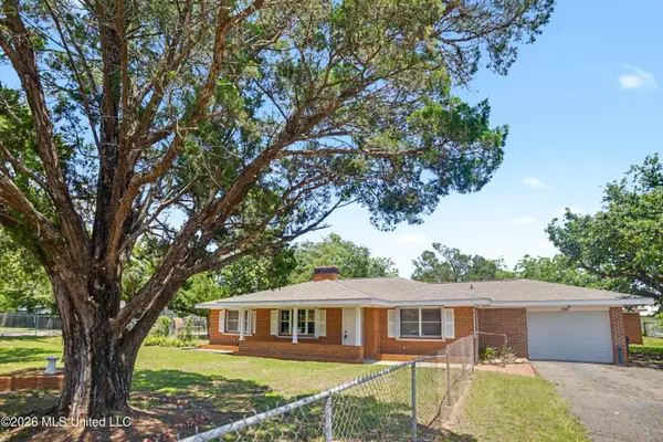 805 Bouslog Street, Bay Saint Louis, MS 39520