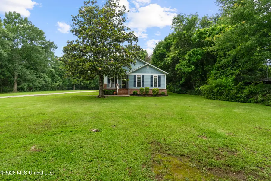 1112 N 34th Avenue, Hattiesburg, MS 39401 - #2