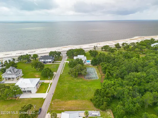 212 S Island View Avenue, Long Beach, MS 39560