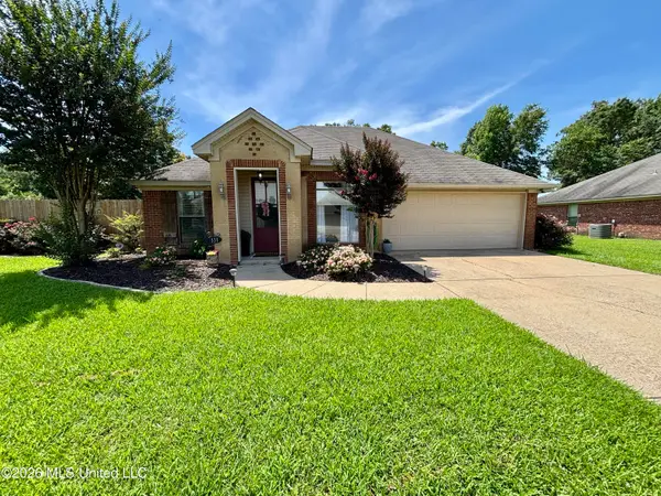 555 Oak Park Circle, Pearl, MS 39208