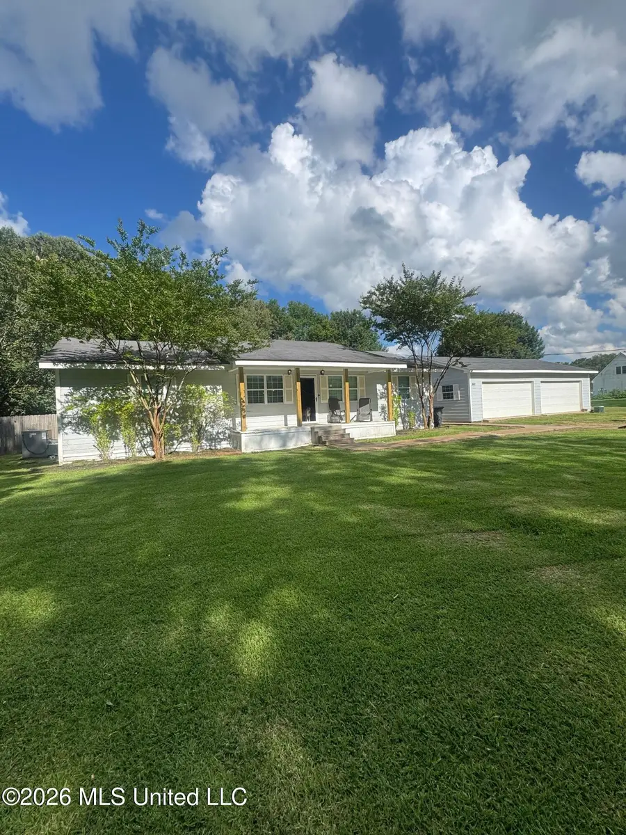 410 N Brooks Avenue, Pelahatchie, MS 39145 - #2