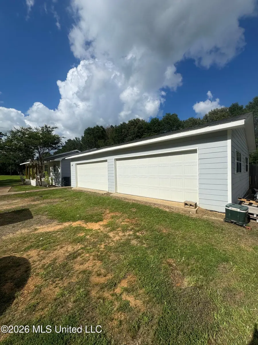 410 N Brooks Avenue, Pelahatchie, MS 39145 - #3