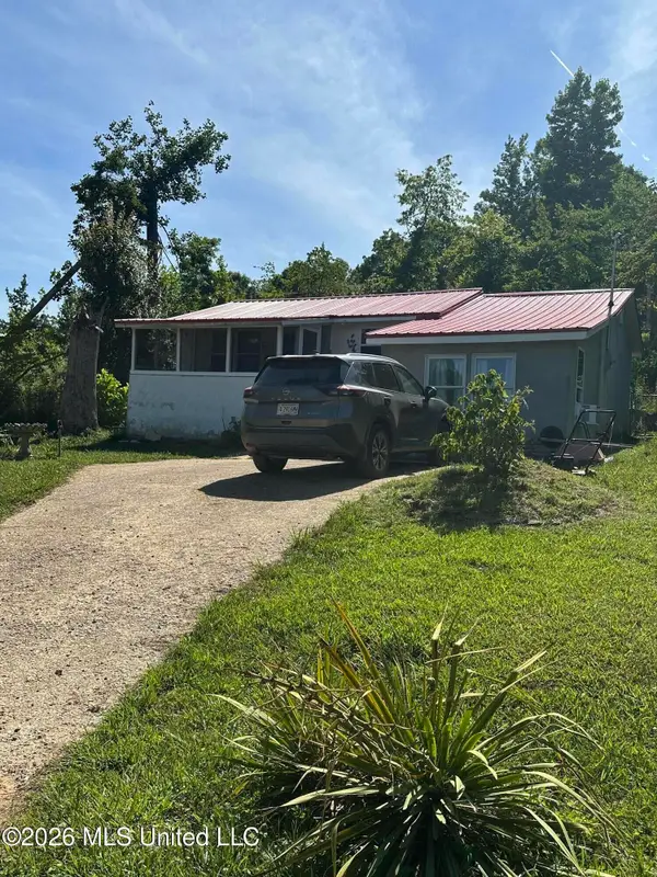 622 Lakeside Drive, Walnut, MS 38683