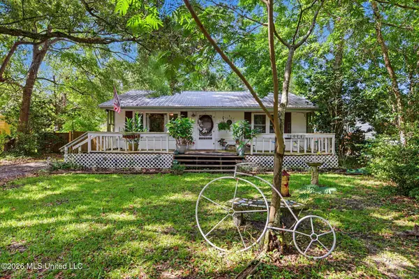 1918 Stuart Avenue, Ocean Springs, MS 39564