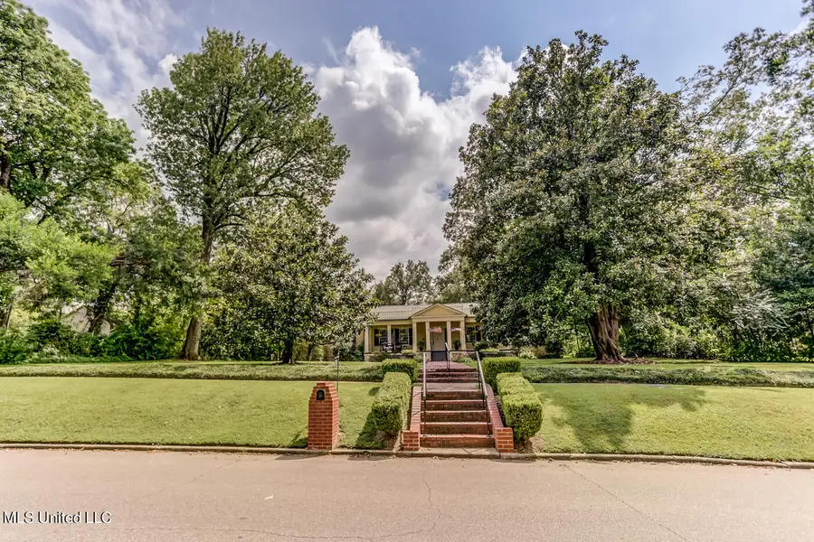 127 W Gholson Avenue, Holly Springs, MS 38635 - #3