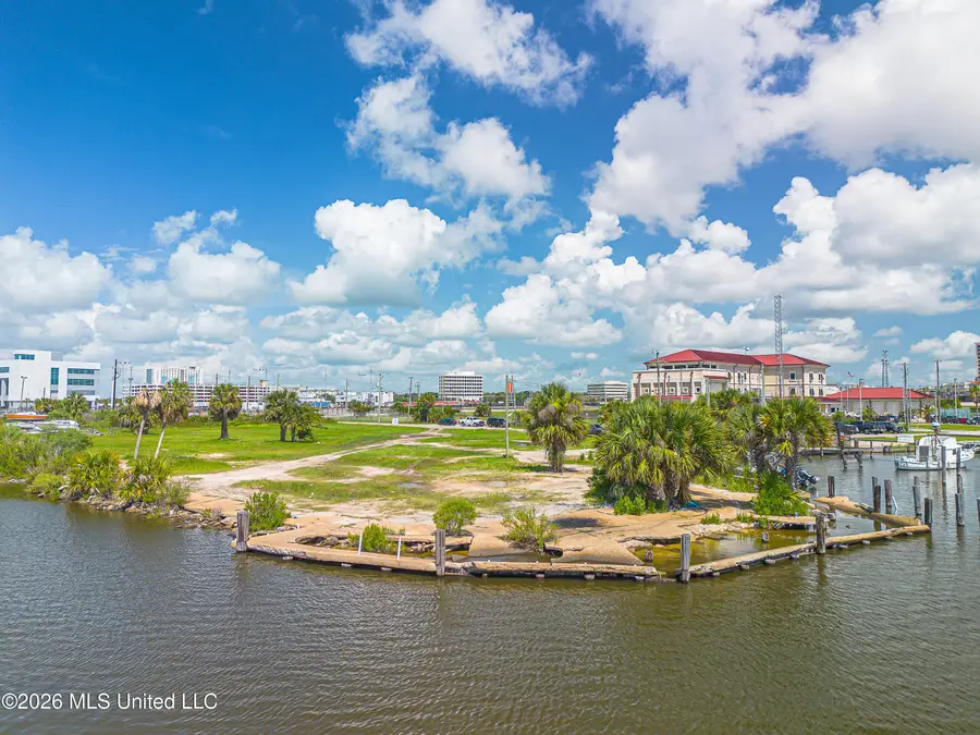 890 23rd Street, Gulfport, MS 39501 - #2