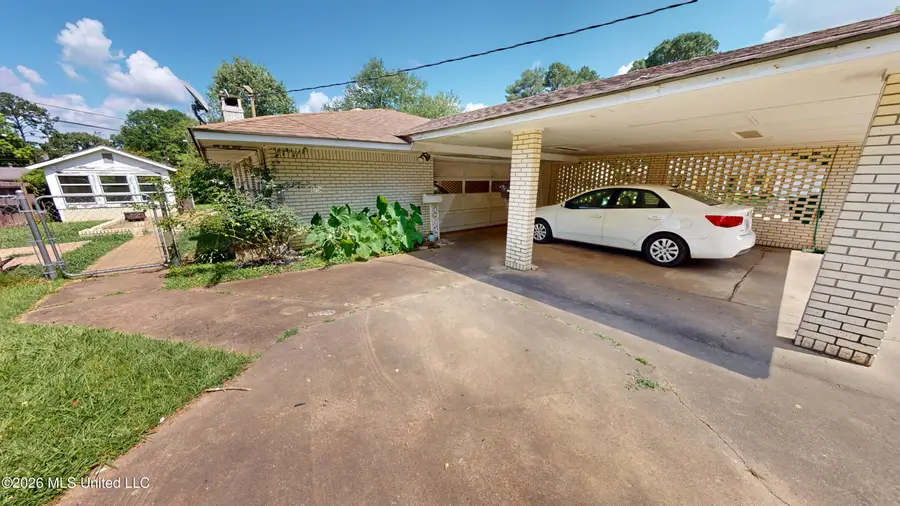 210 Porter Street, Senatobia, MS 38668 - #2