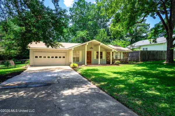 111 Davis, Pelahatchie, MS 39145