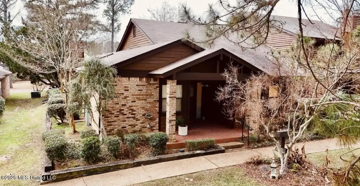 52 W Cascades Circle, Clinton, MS 39056 - #1