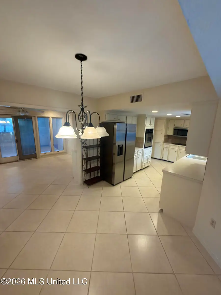 52 W Cascades Circle, Clinton, MS 39056 - #2