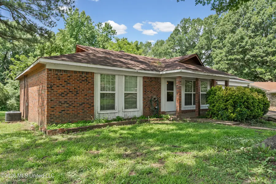 507 S Lake Shore Drive, Southaven, MS 38671 - #3