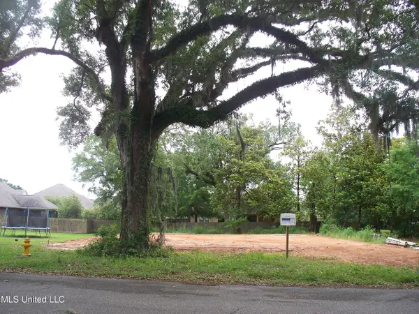 2157 Harmanson Vue, Biloxi, MS 39531