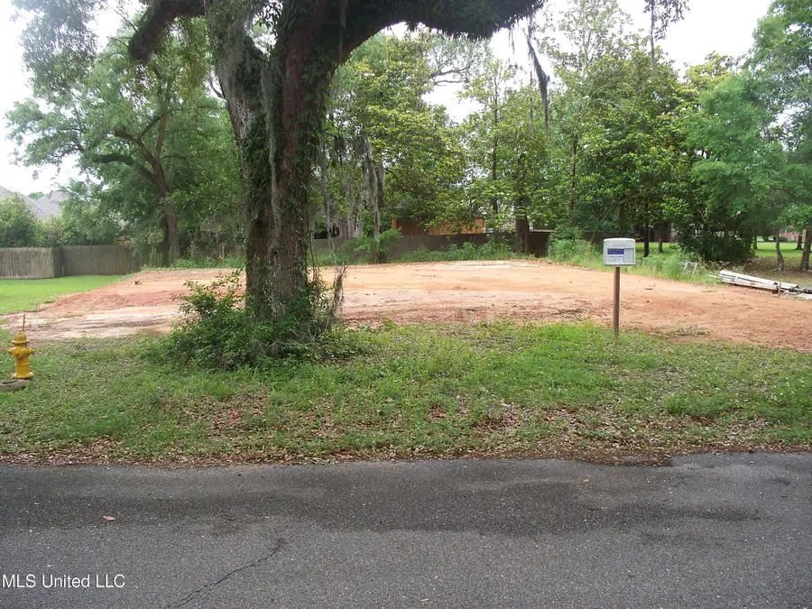 2157 Harmanson Vue, Biloxi, MS 39531 - #2