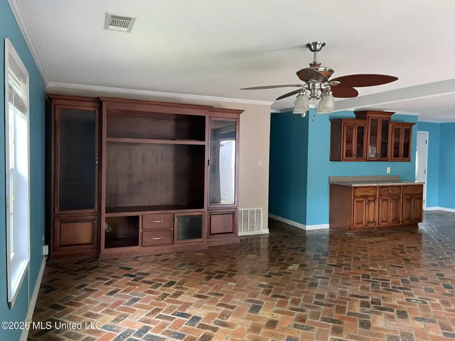 2119 Cleveland Avenue, Pascagoula, MS 39567 - #2